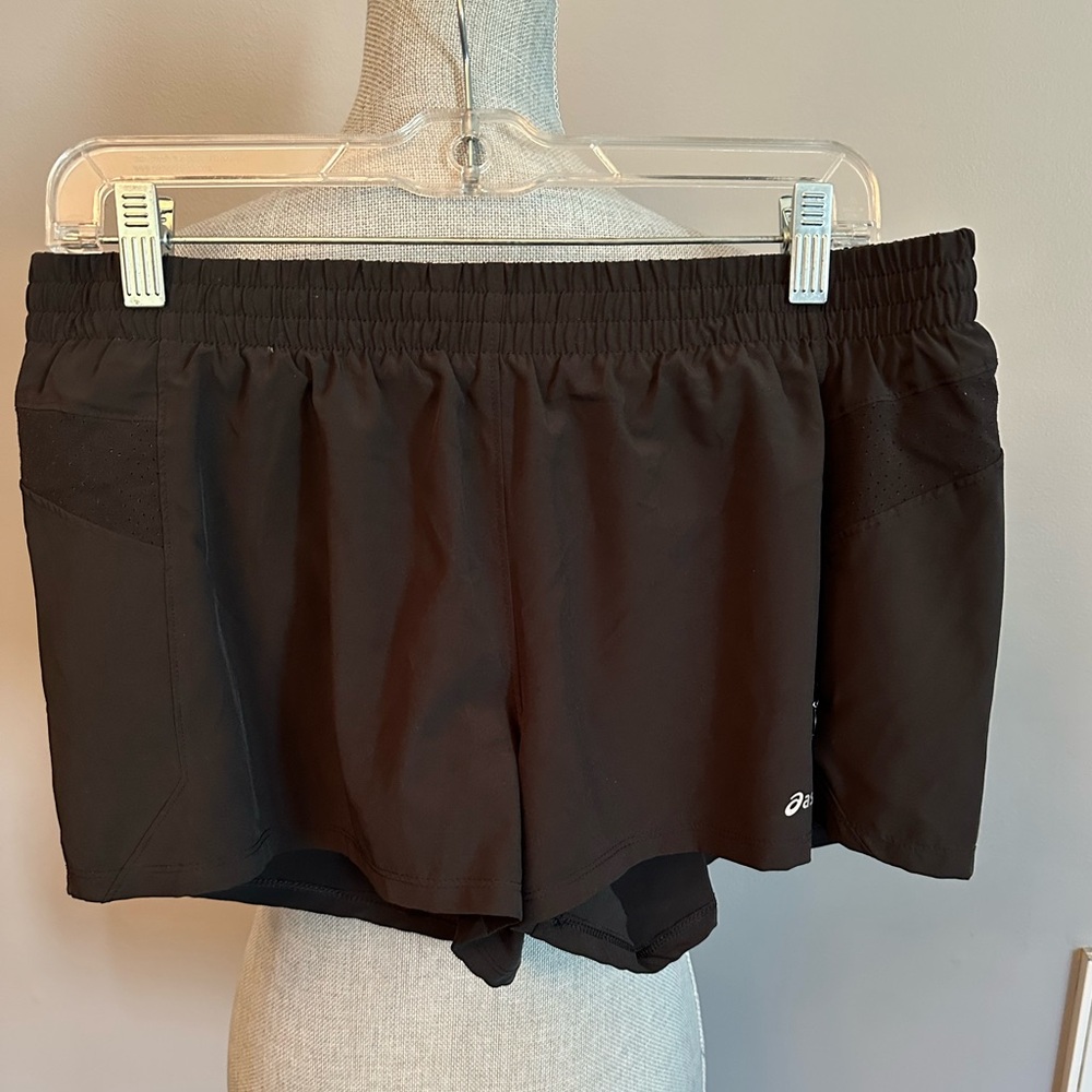 ASICS women’s black shorts with built in liner size large